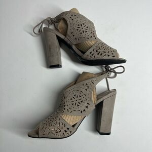 GUESS "Tommie" Light Brown Peep Toe Platform Heel Shoes Size 7,5